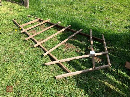 WOODEN CLIMBING ROSE TRELLIS