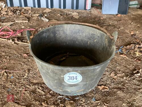 VINTAGE COOKING POT