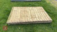 4 FENCE PANELS - 5