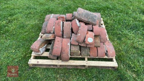 PALLET OF WALL CAPPINGS