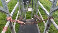 GALVANISED FOOT TRIMMING CRUSH - 9