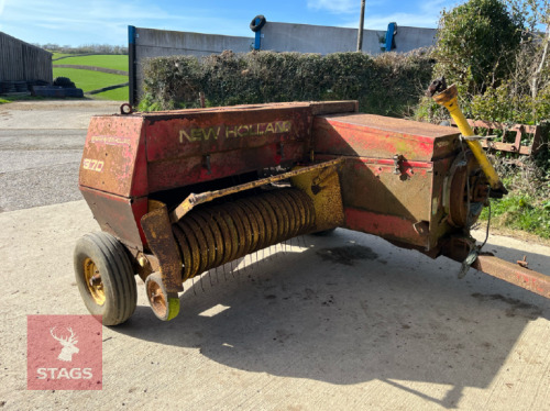 NEW HOLLAND 370 CONVENTIONAL BALER