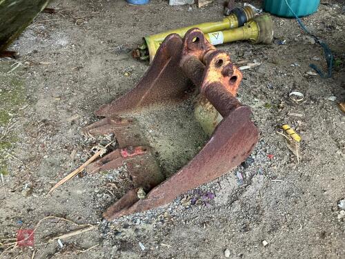 DIGGER BUCKET