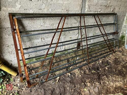 2 X 10' METAL GATES