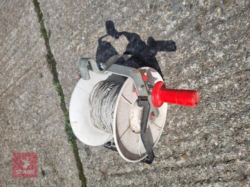 INSULATED ELECTRIC FENCE REEL