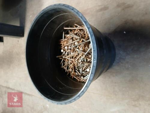 QUANTITY OF NAILS
