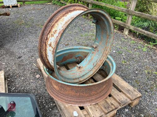 PAIR OF T20 ORIGINAL TRACTOR RIMS