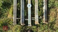 5 GALVANISED CONNECTING POSTS - 4