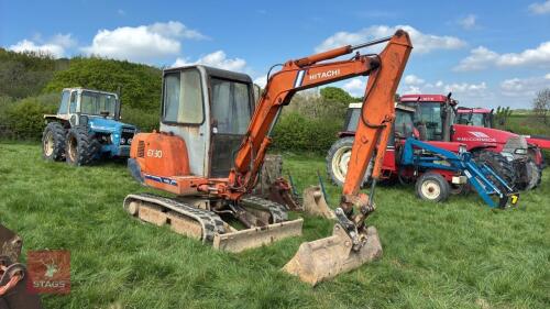 HITACHI EX30 3T EXCAVATOR