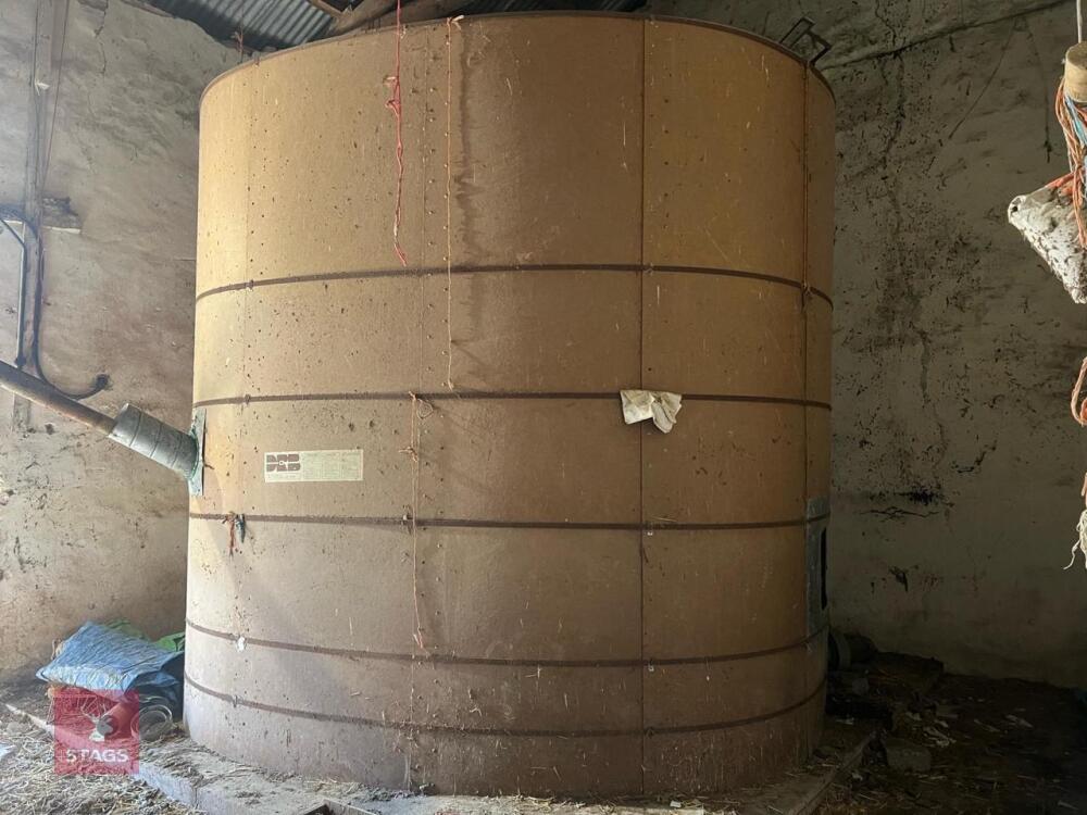 HARDBOARD & METAL CONSTRUCTED GRAIN BIN
