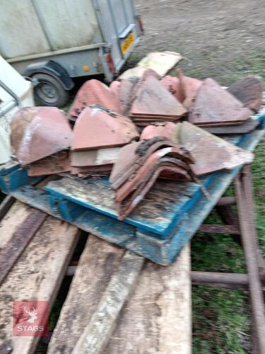 APPROX 60 CLAY HIP TILES