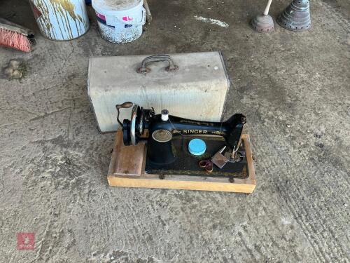 SINGER SEWING MACHINE