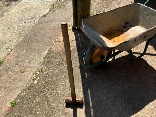 SLEDGE HAMMER