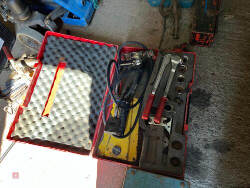 REHAU COMPRESSOR & STRETCHER