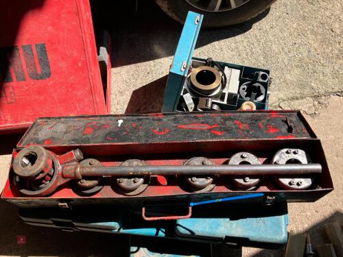 7 GAS PIPE THREADERS