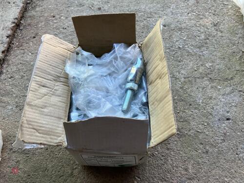 BOX OF BOLT TENSIONERS