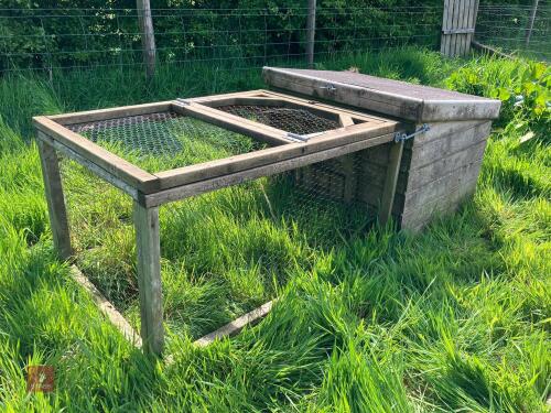POULTRY HOUSE & RUN