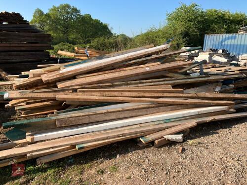 BULK HEAP OF MIXED TIMBER (9)