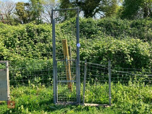 RACE GUILLOTINE GATE & JOINER (16)