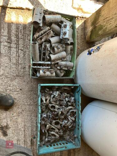 2 TRAYS OF SCAFFOLDING CLIPS