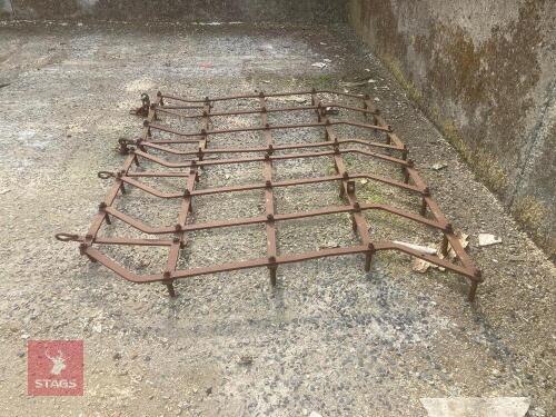 8' LEVELLING BAR & HARROWS