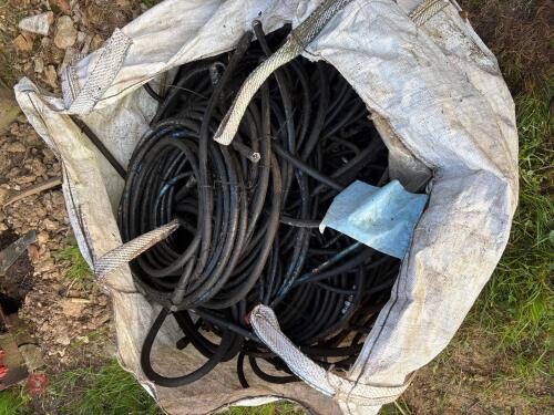 DUMPY BAG OF HYDRAULIC HOSES