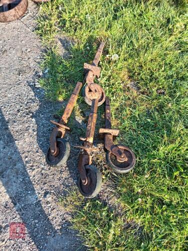 4 WHEELS
