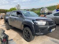 2016 TOYOTA HILUX 2.4L PICK UP