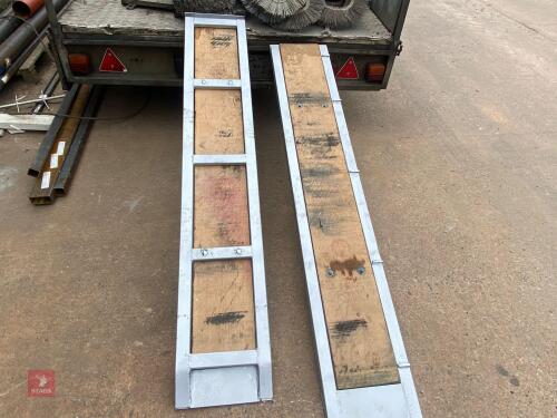 SET OF HD LOADING RAMPS
