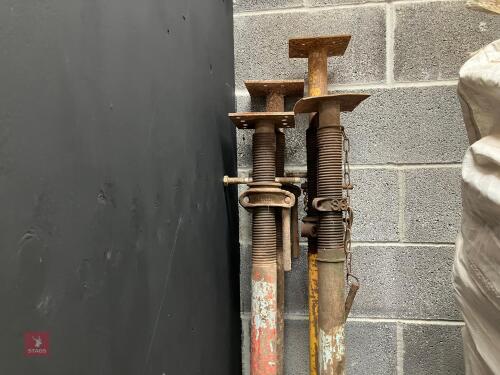 4 ACROW PROPS