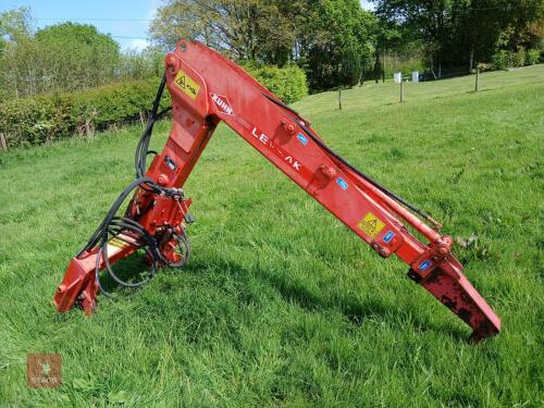 2002 KUHN LEVSAK 1000KG BAG LIFT