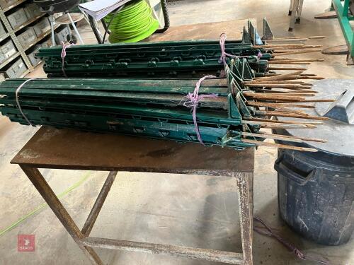 50 GREEN PLASTIC ELECTRIC FENCE STAKES