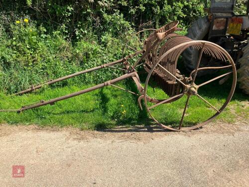 ANTIQUE HUXTABLE HORSE HAY RAKE
