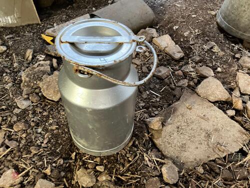 SMALL ALUMINIUM MILK CHURN (4)