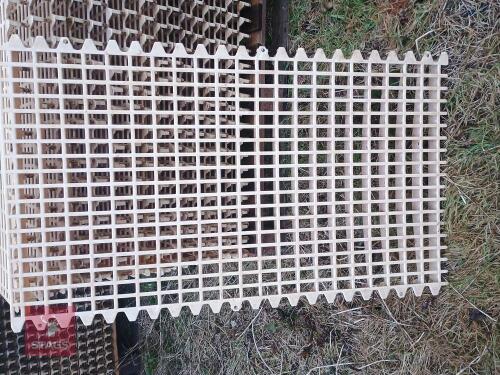 50 INTERLOCKING POULTRY SLATS