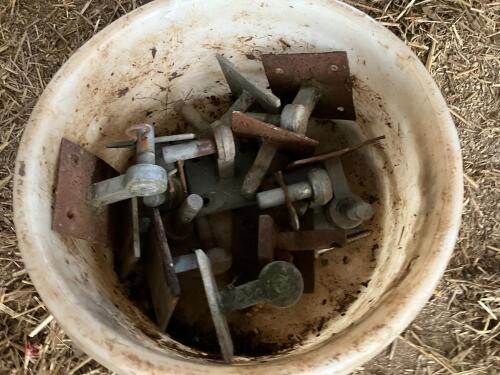 BUCKET OF GATE HANGERS