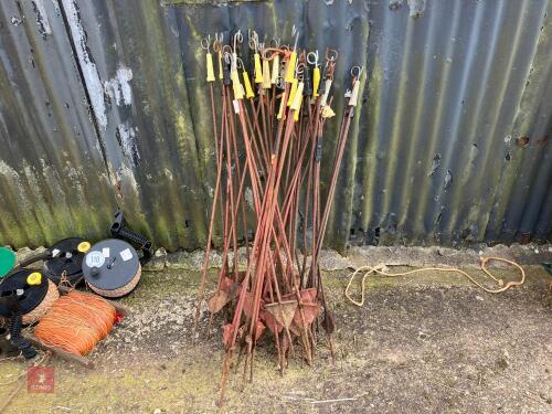 METAL FENCING STAKES (109)