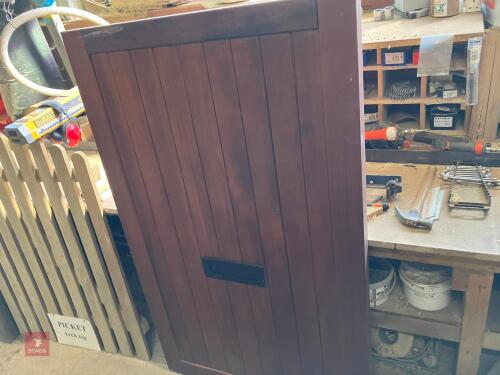 IROKO LETTERBOX GATE