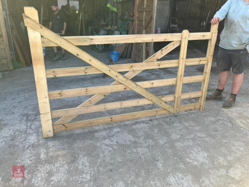 DEVON 5 BAR WOODEN GATE