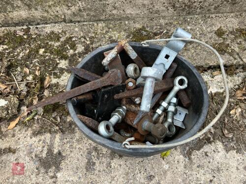 BUCKET OF GATE FURNITURE (54)