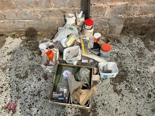 LARGE LOT OF FIXINGS (73)