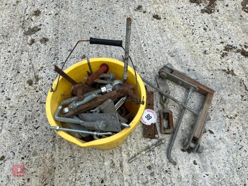 BUCKET OF GATE FURNITURE (86)