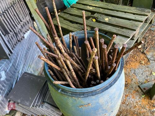 LARGE QTY METALPINS & INSULATORS