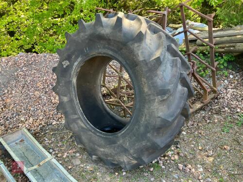 1 GOOD YEAR 16.9 R26 TRACTOR TYRE