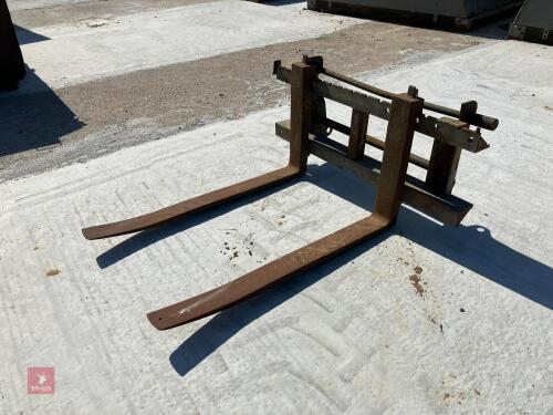 SET OF PALLET FORKS