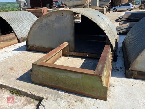 JOHN BOOTH PIG FARROWING HUT (10)