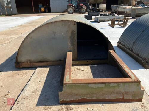 JOHN BOOTH PIG FARROWING HUT (14)