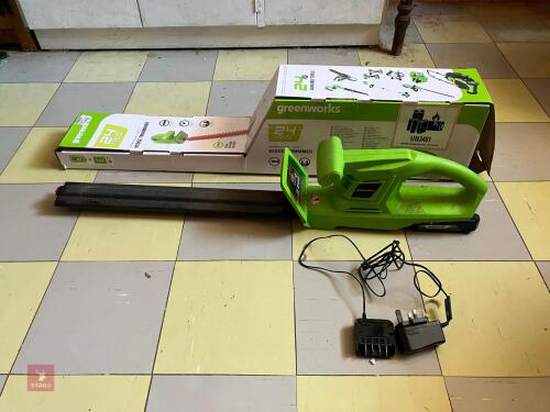 GREENWORKS BATTERY HEDGE TRIMMER (122)