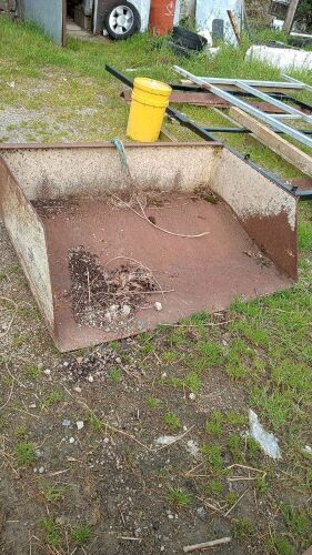 FORKLIFT TIPPING SCOOP/BUCKET