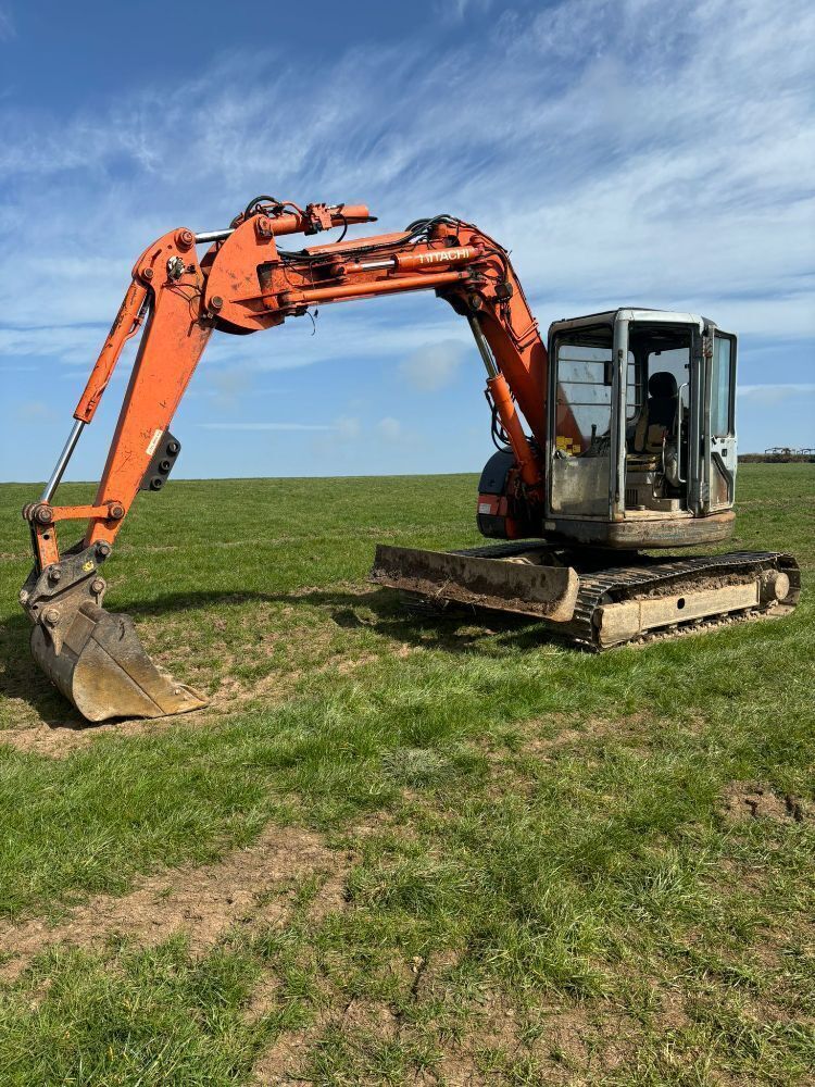 HITACHI EX 75 UR EXCAVATOR